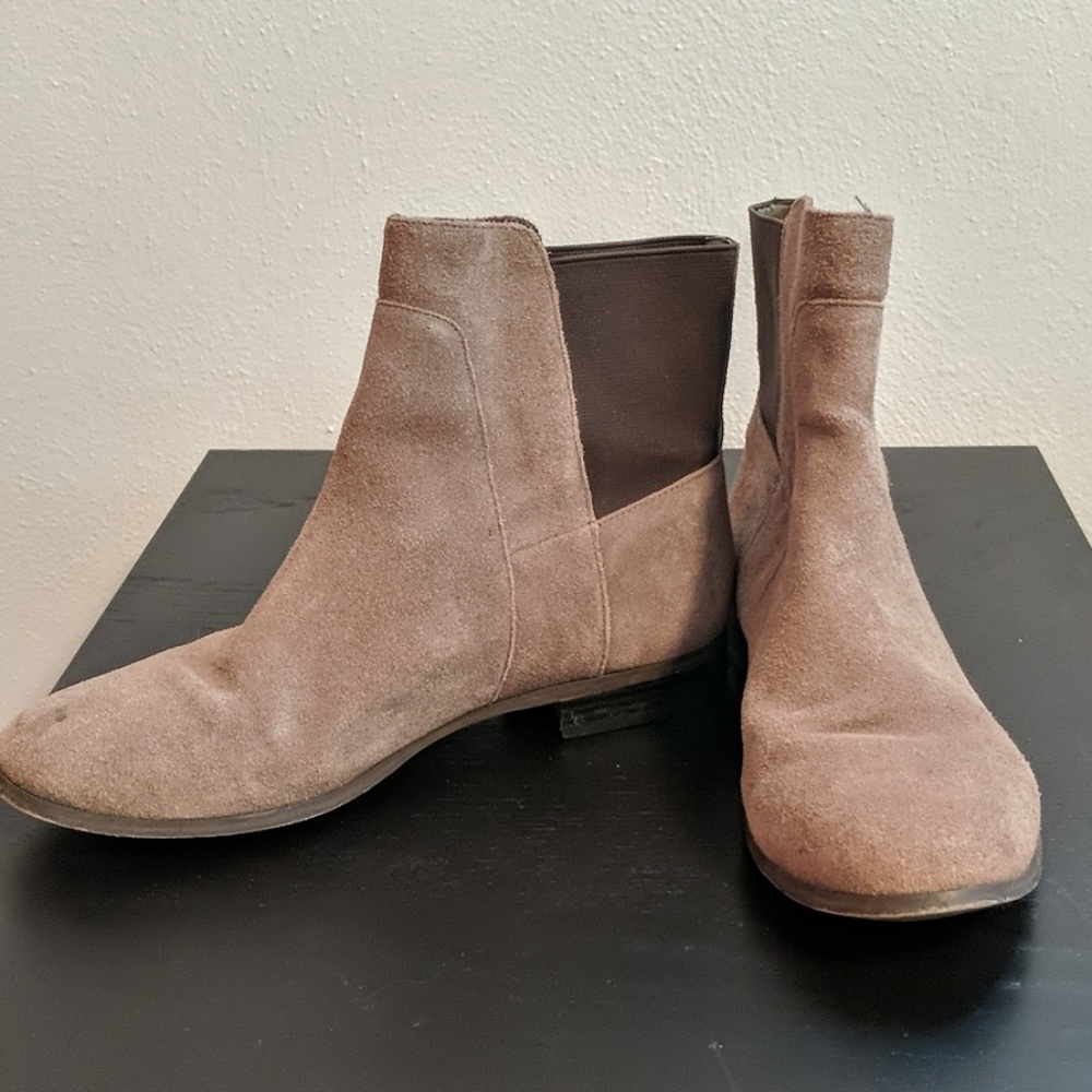 Calvin Klein Chelsea boots